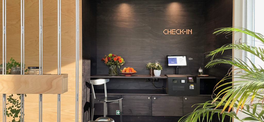 Borne de check-in de Tabhotel chez Riva Riva Rooms & Studios