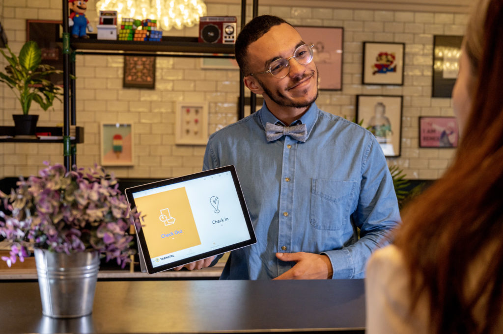 Tablette de check-in Eole pour les hôtels Tabhotel