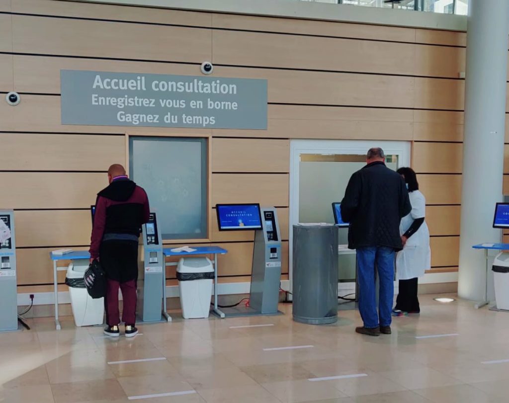 Tabhotel e-admission kiosk Paris Saint-Joseph Hospital